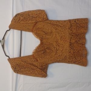 Haute Monde size medium lace crop top